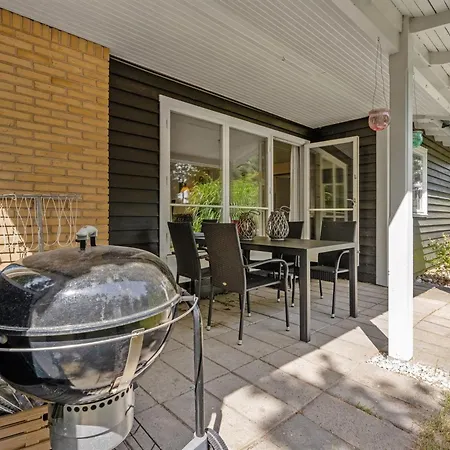 Hébergement de vacances Harri - 700m From The Sea By Interhome Bøtø By