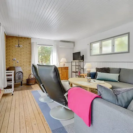 Harri - 700m From The Sea By Interhome * Bøtø By